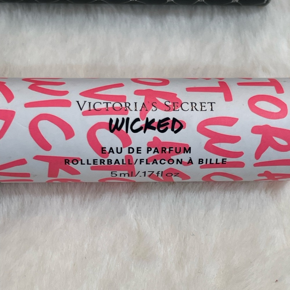 New Victoria’s Secret rollerball discontinued scents - Picture 3 of 5